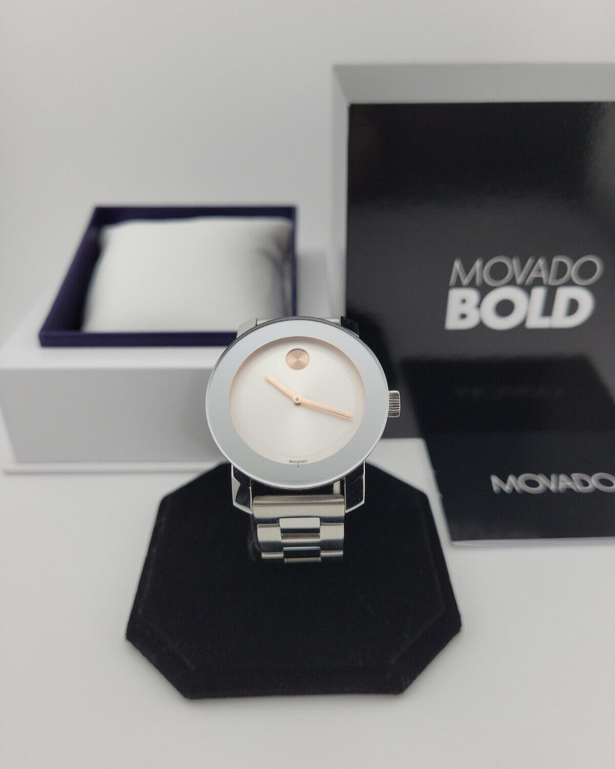 Movado Bold Silver Dial Silver Steel Strap Watch For Women - 3600084