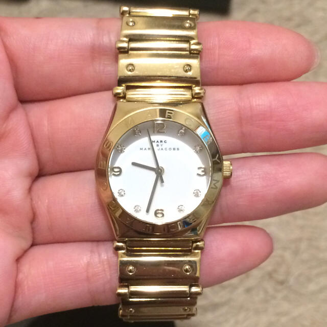 Marc Jacobs Amy White Dial Gold Steel Strap Watch for Women - MBM8519