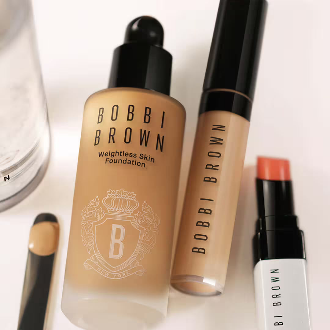 Bobbi Brown Weightless Skin Foundation SPF 15 -  Alabaster (C-004)