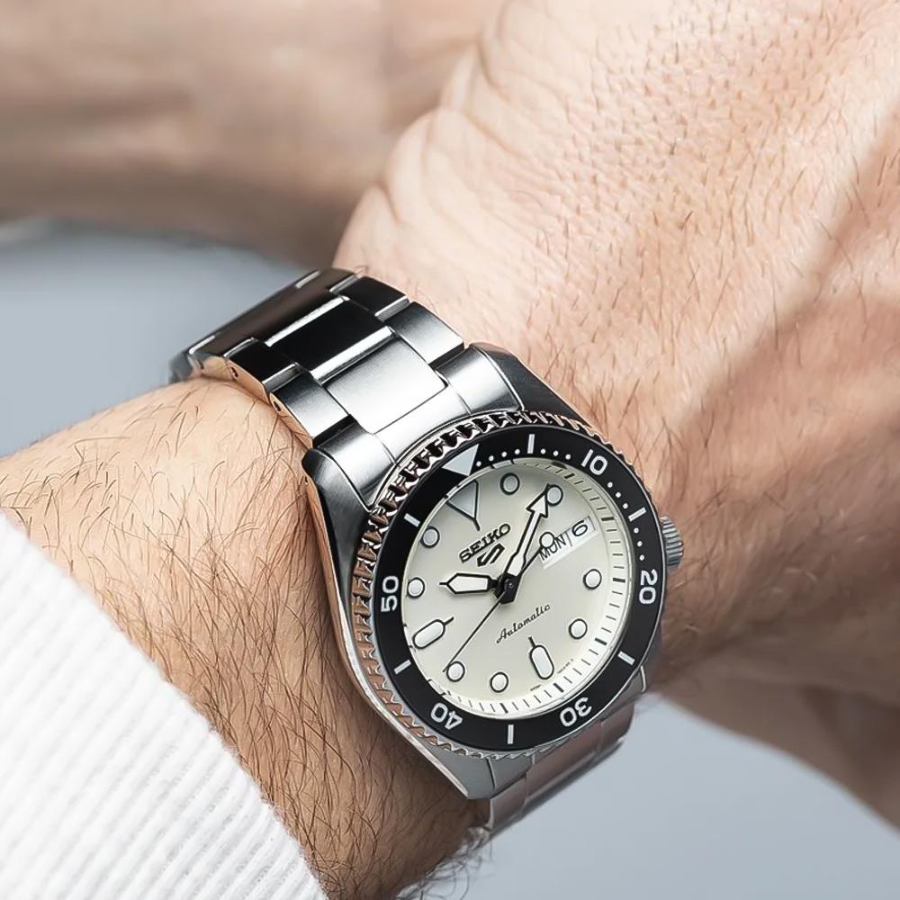 Seiko 5 Sports SKX Automatic Cream Dial Silver Steel Strap Watch For Men - SRPK31K1