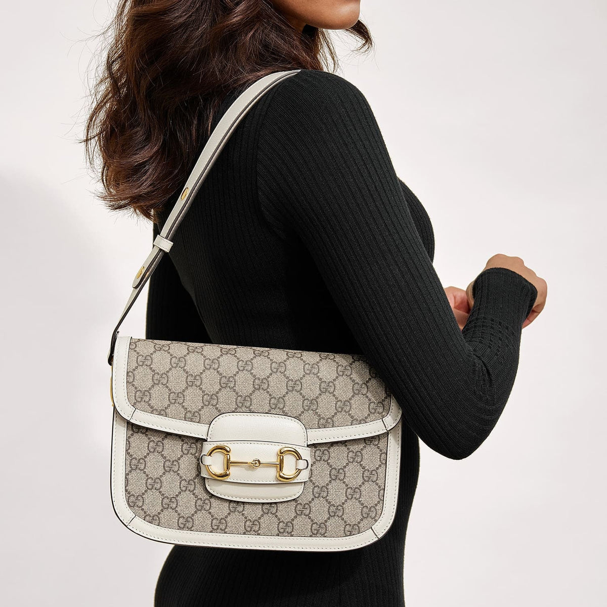 Gucci Horsebit 1955 GG Supreme Shoulder Bag – Beige