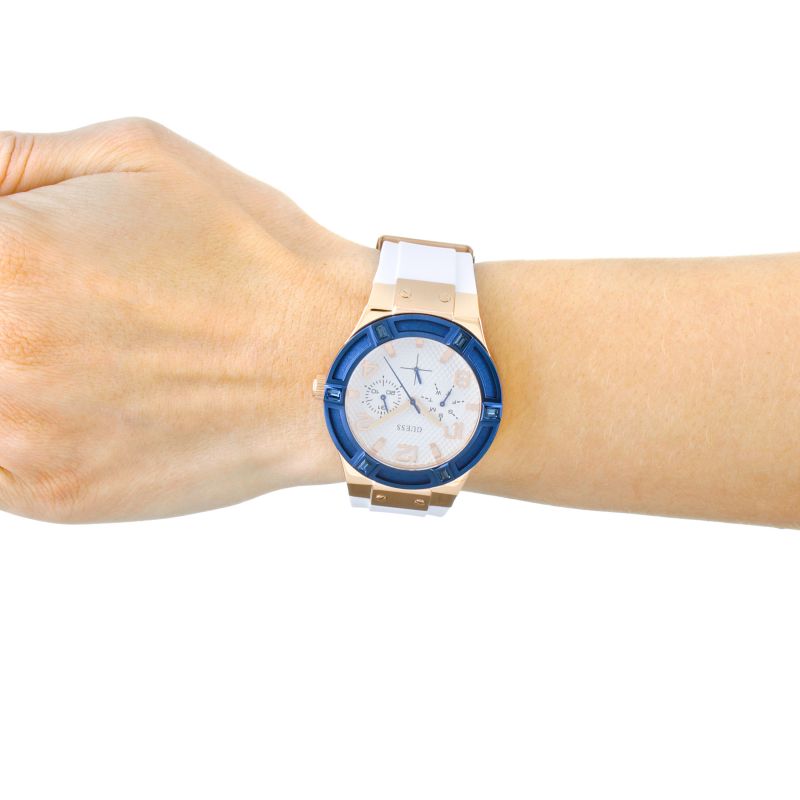 Guess Jet Setter White Dial White Rubber Strap Watch for Women - W0564L1