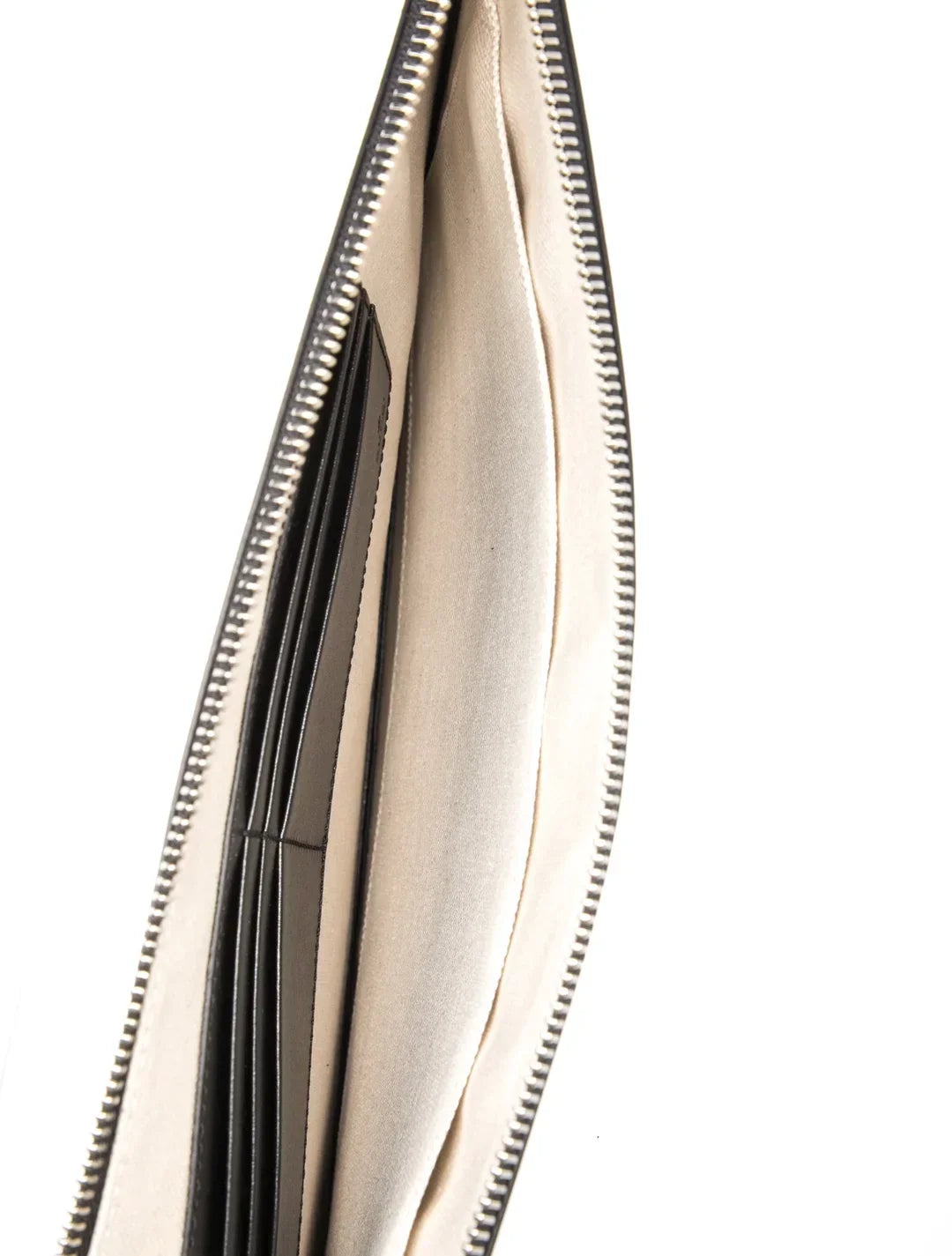 Gucci GG Marmont Smooth Pouch – Black