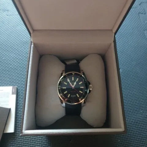 Gucci Dive Quartz Black Dial Black Rubber Strap Watch For Men - YA136303