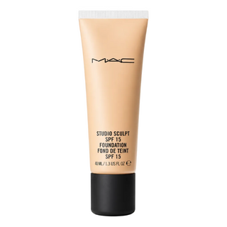 MAC Studio Sculpt SPF 15 Foundation - NC 30