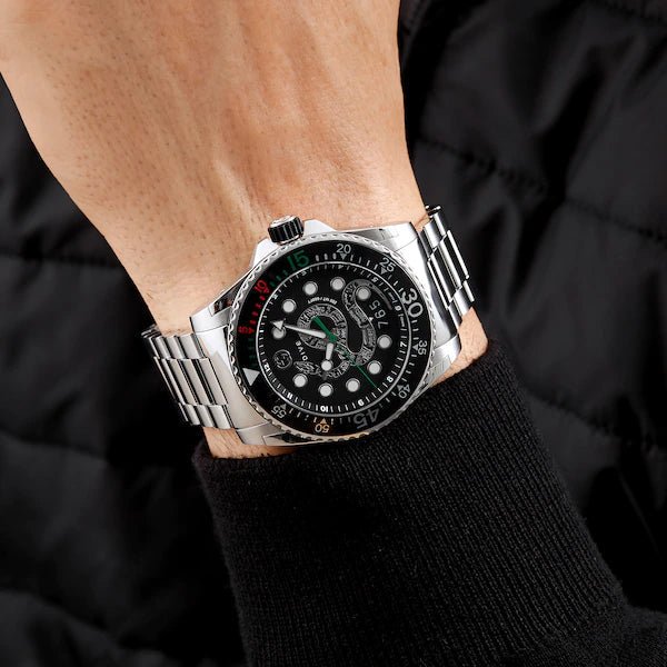  Shop Authentic Gucci Dive Snake Black Dial Silver Steel Strap Watch For Men - YA136218 - Luxxuri