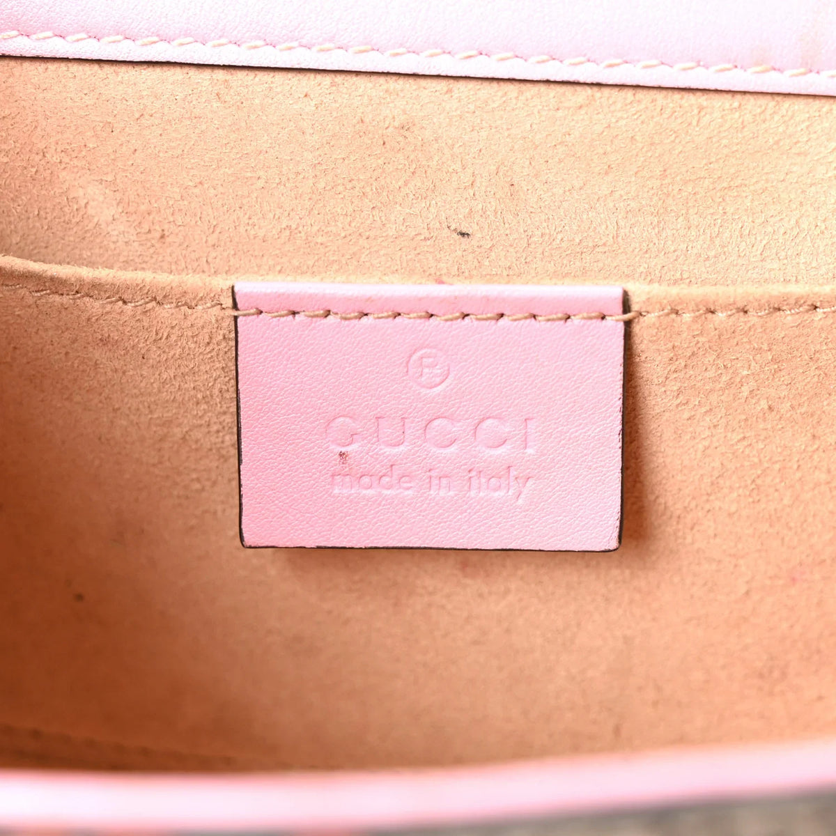Gucci Padlock Strawberry Shoulder Bag – Pink