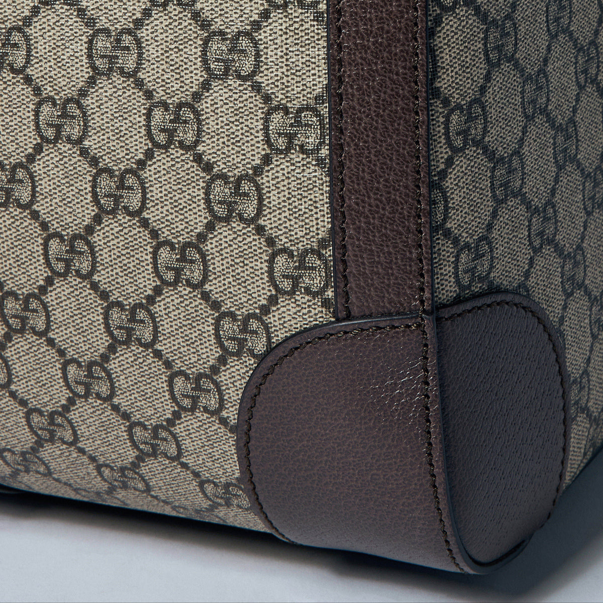 Gucci Savoy Medium Duffle Bag – Beige