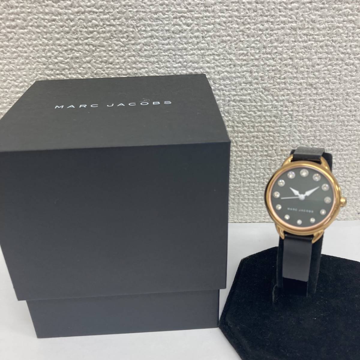 Marc Jacobs Betty Mother of Pearl Black Dial Black Leather Strap Watch for Women - MJ1513