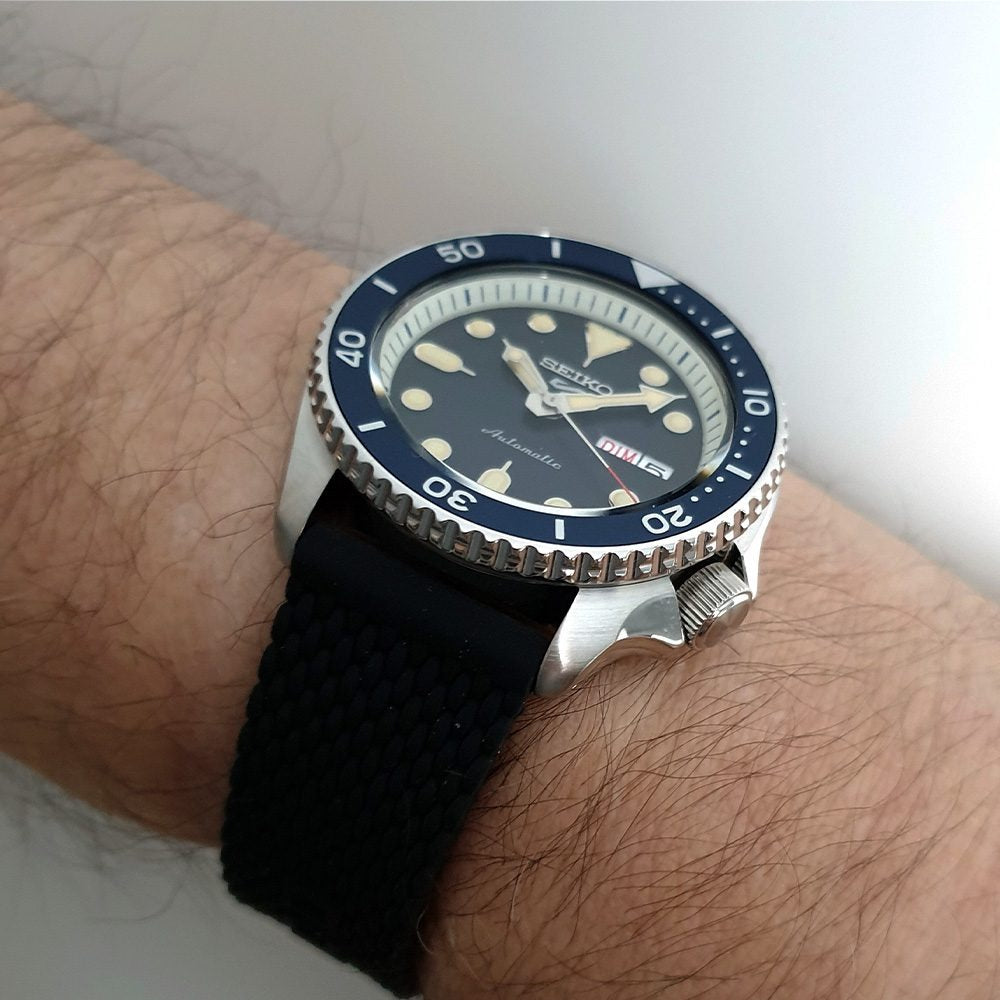 Seiko 5 Sports SKX Automatic Blue Dial Blue Silicone Strap Watch for Men - SRPD71K2