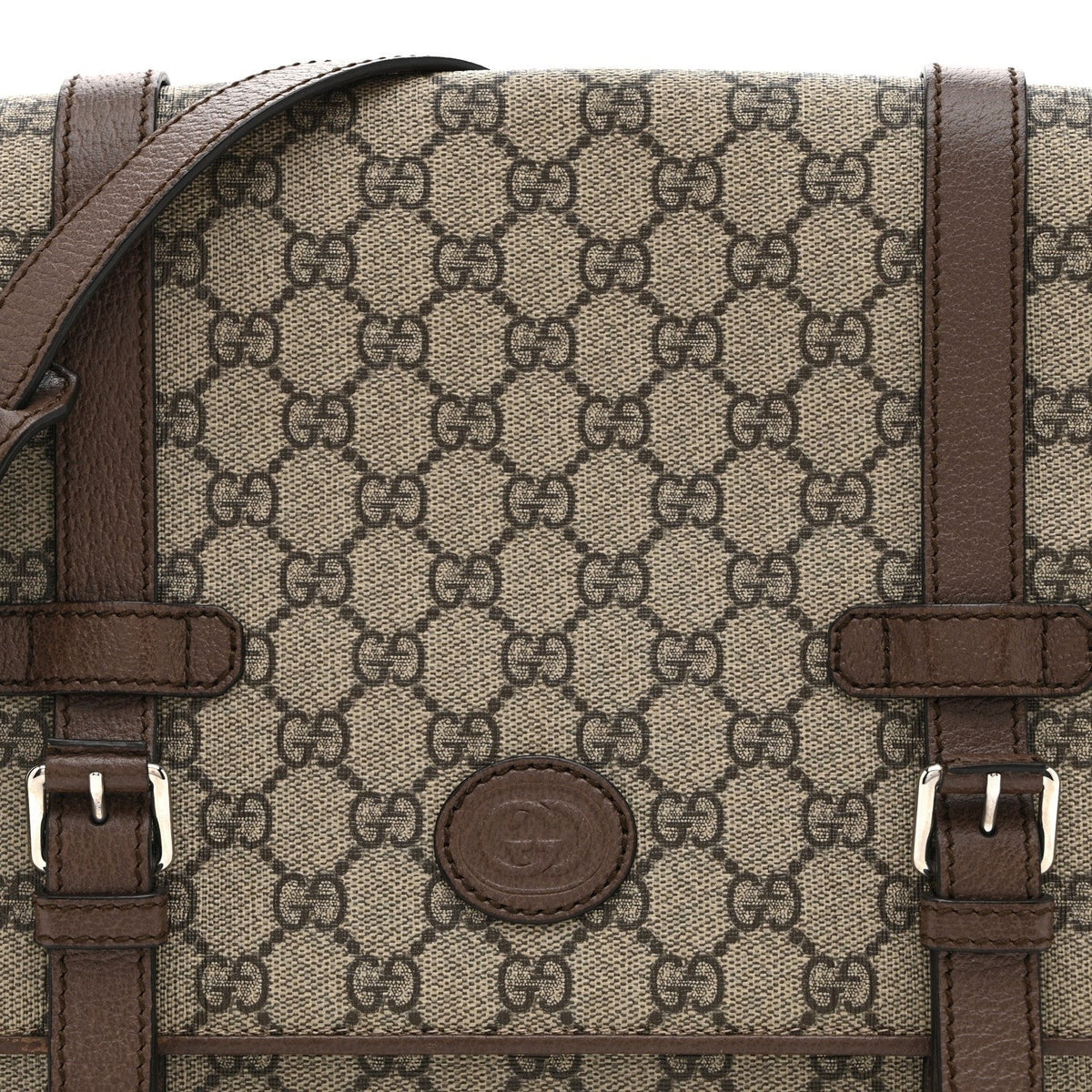 Gucci GG Supreme Medium Messenger Bag – Beige