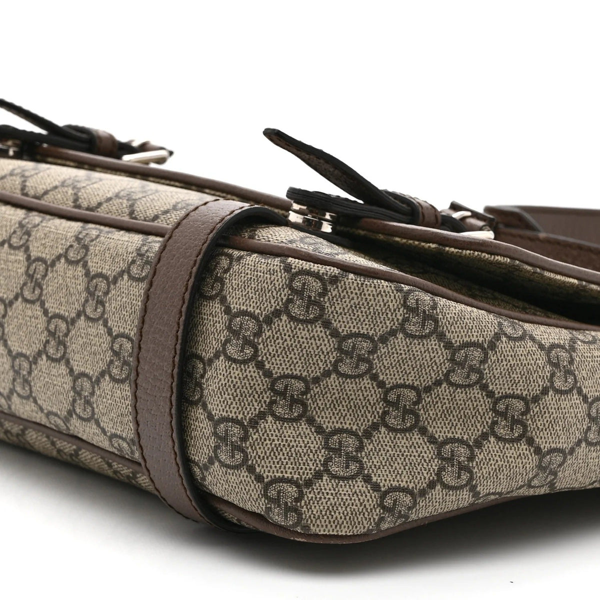 Gucci GG Supreme Medium Messenger Bag – Beige