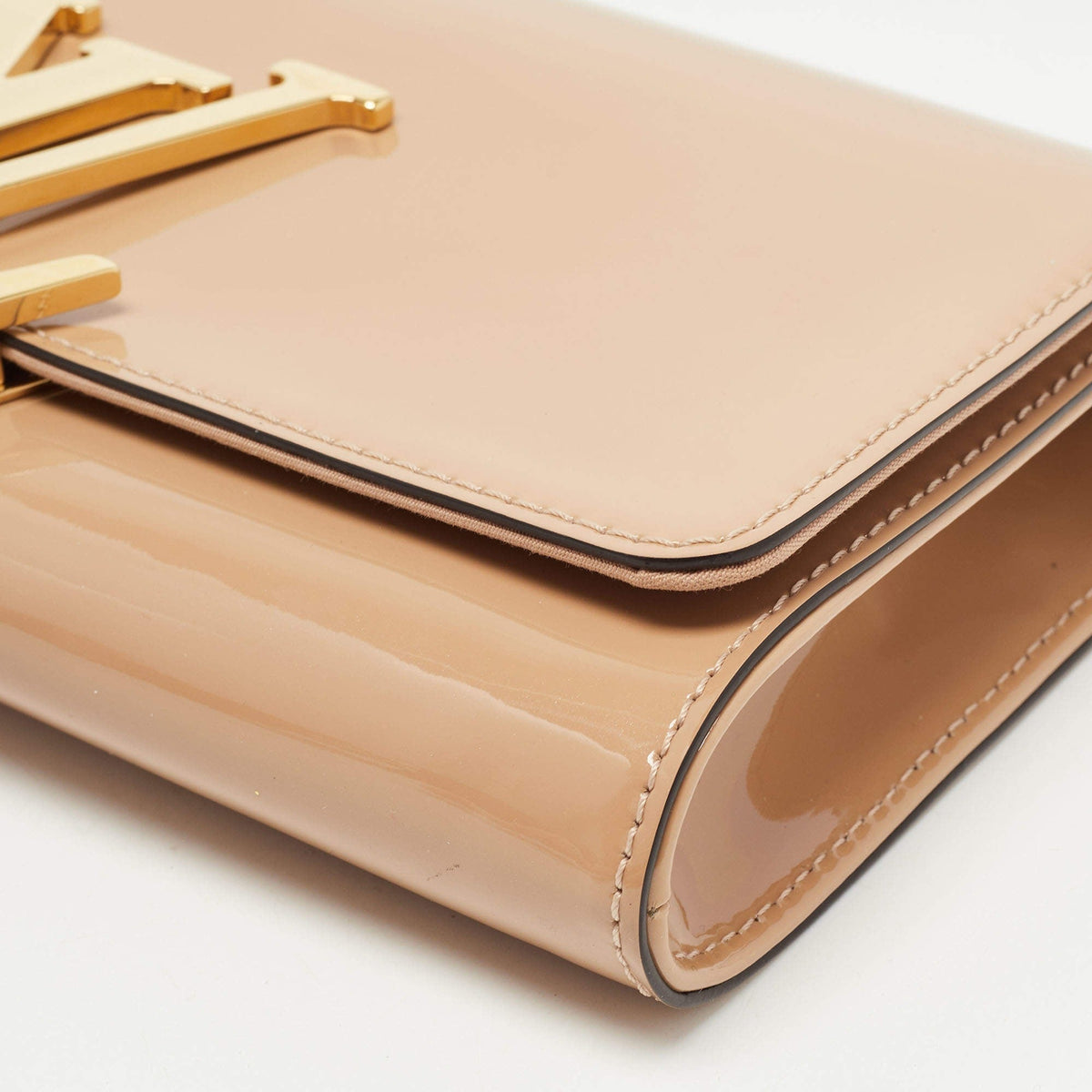 Louis Vuitton Patent Leather Louise Clutch - Beige