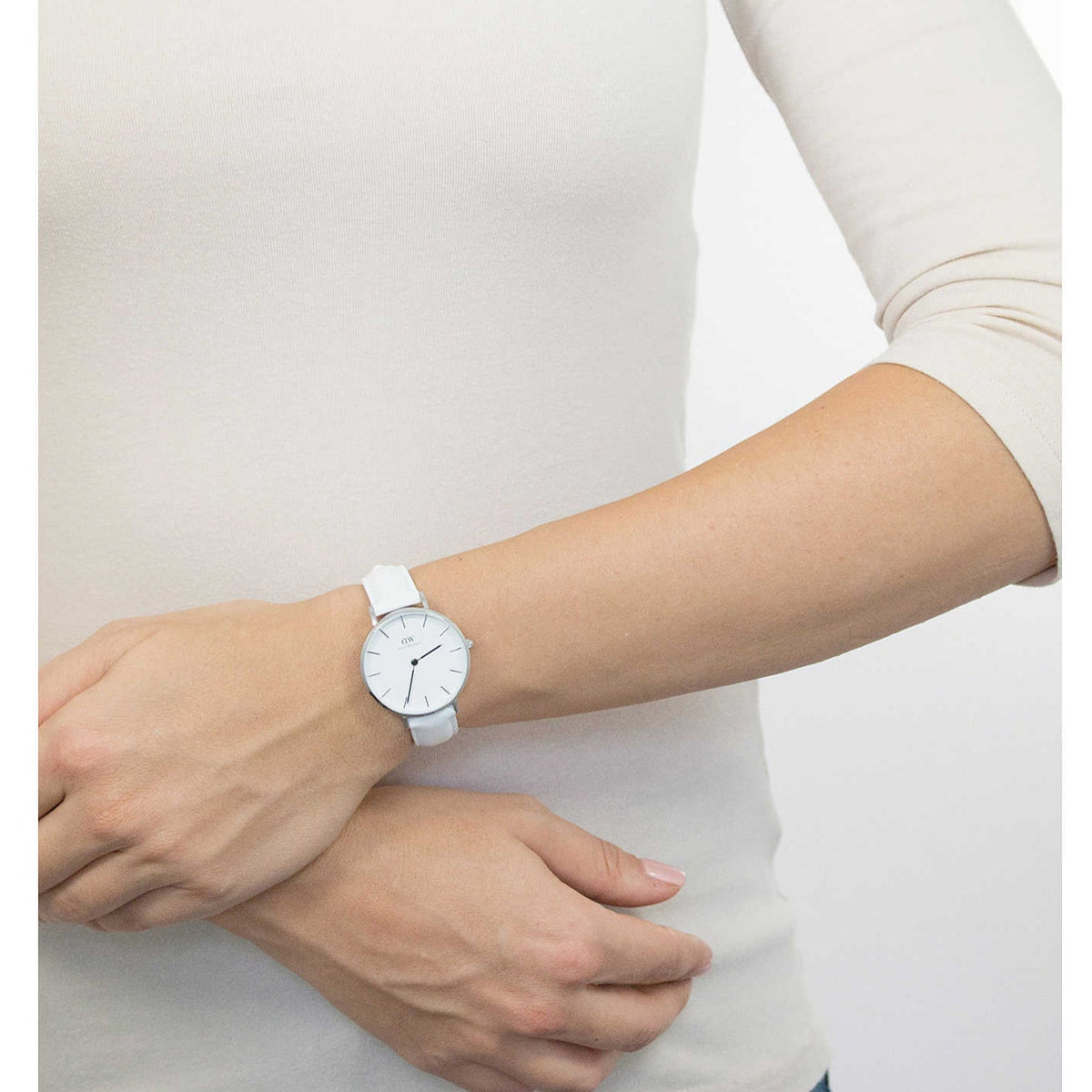 Daniel Wellington Petite Bondi White Dial White Leather Strap Watch For Women - DW00100190