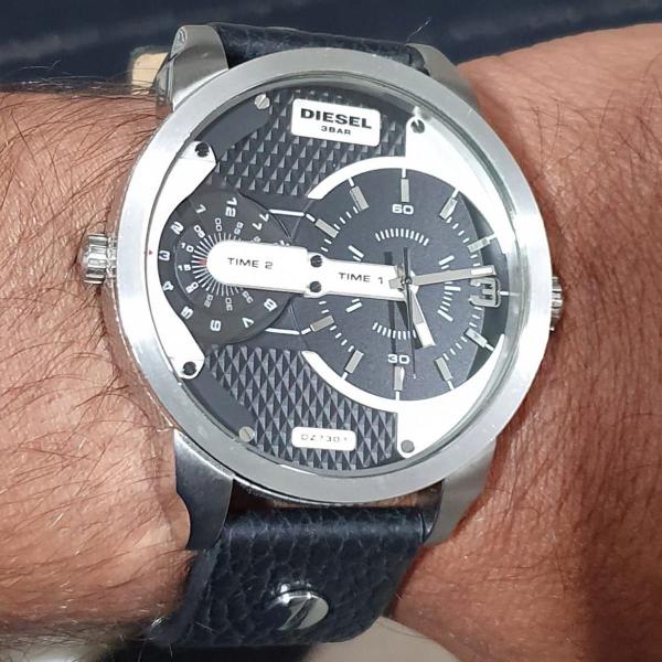 Diesel Mini Daddy Black Silver Dial Black Leather Strap Watch For Men - DZ7307