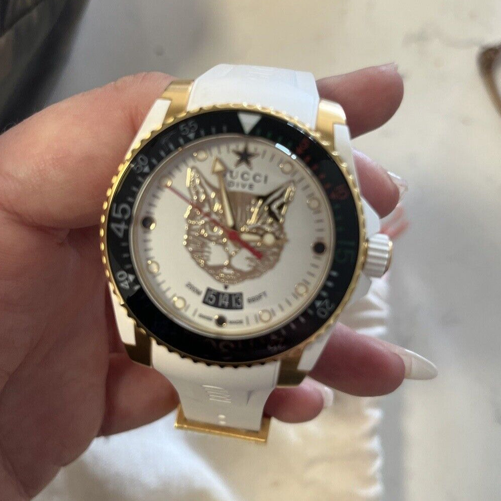 Gucci Dive Quartz White Dial White Rubber Strap Unisex Watch - YA136322