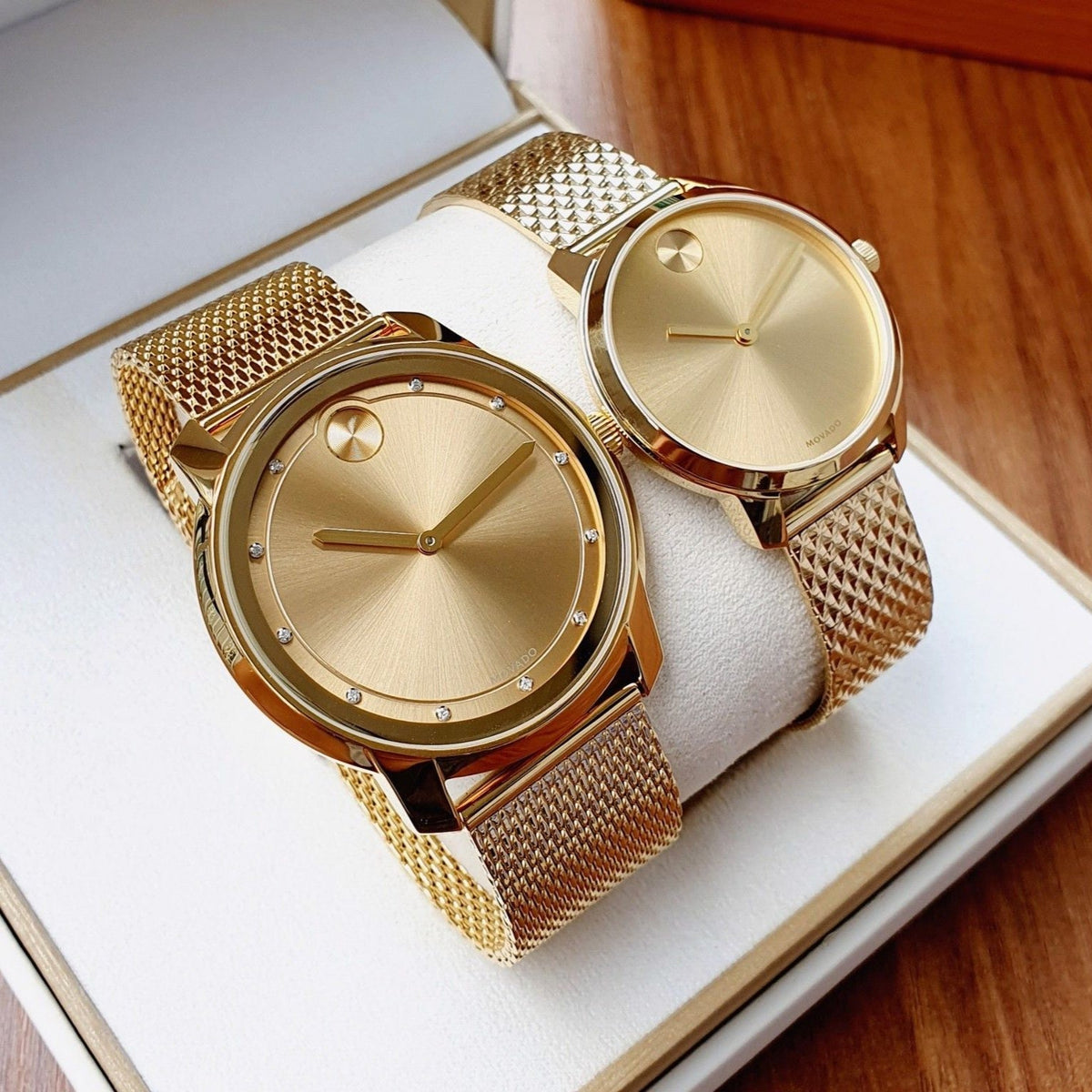 Movado Bold Diamonds Gold Dial Gold Mesh Bracelet Watch For Men - 3600460