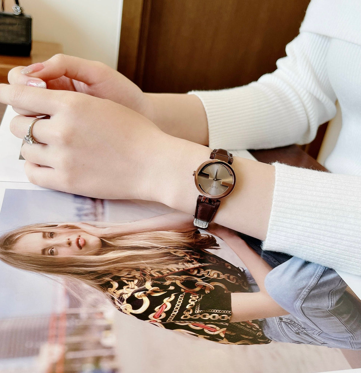 Gucci Interlocking Iconic Brown Dial Brown Leather Strap Watch For Women - YA133207